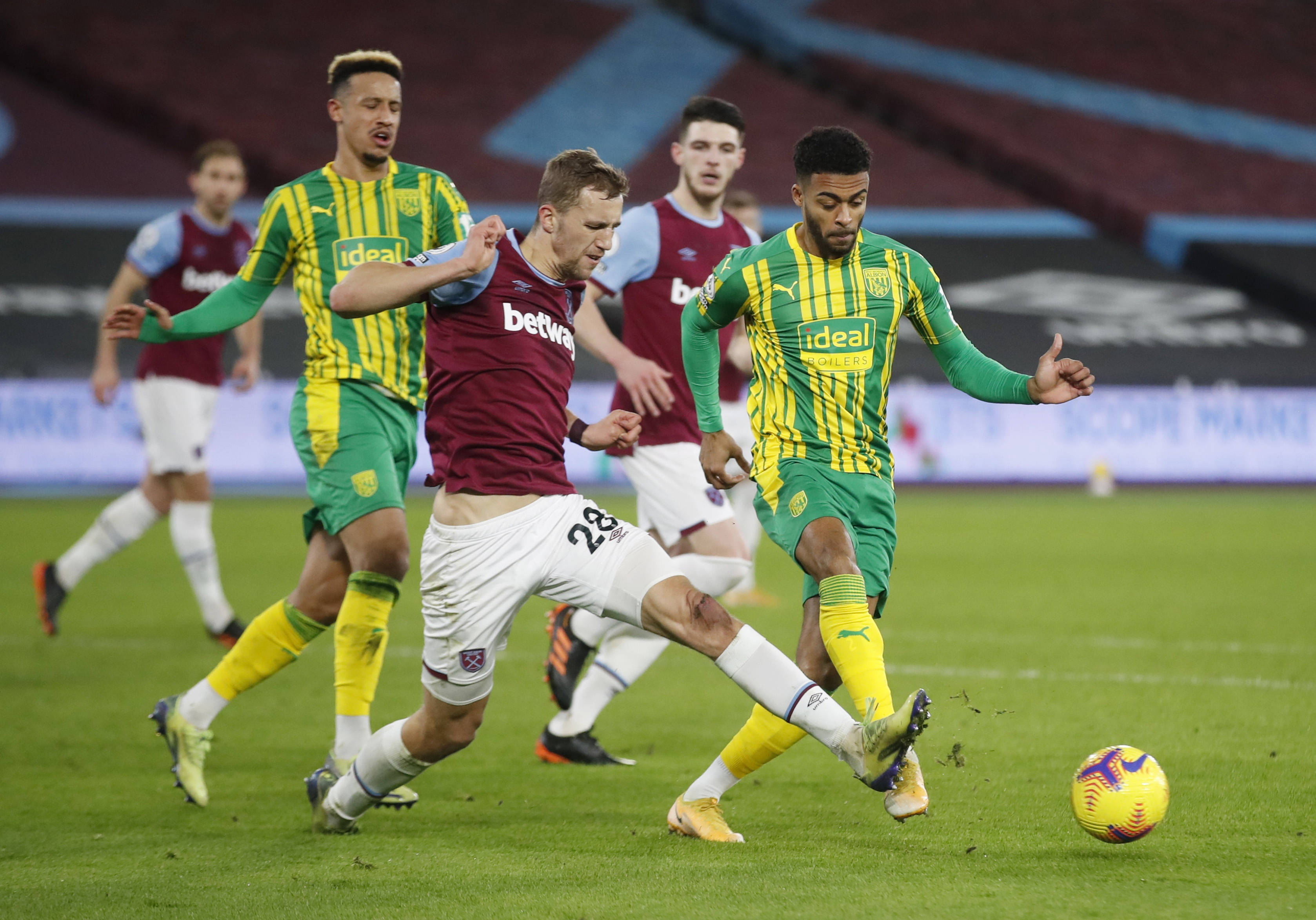 防守稳健 防守稳健